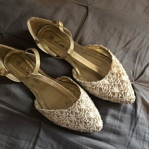 *SOLD* Gold Glittered Flats ✨